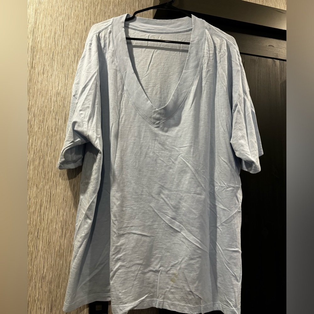 Aerie v neck tshirt blue